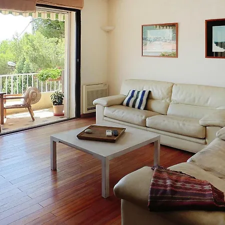 Holiday Flat Prv051005 P Cassis