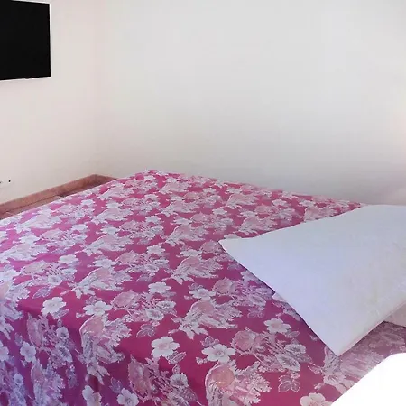Holiday Flat Prv051005 P *